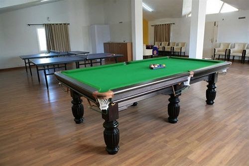Deccan Plaza Hotel - Утакаманд Экстерьер фото